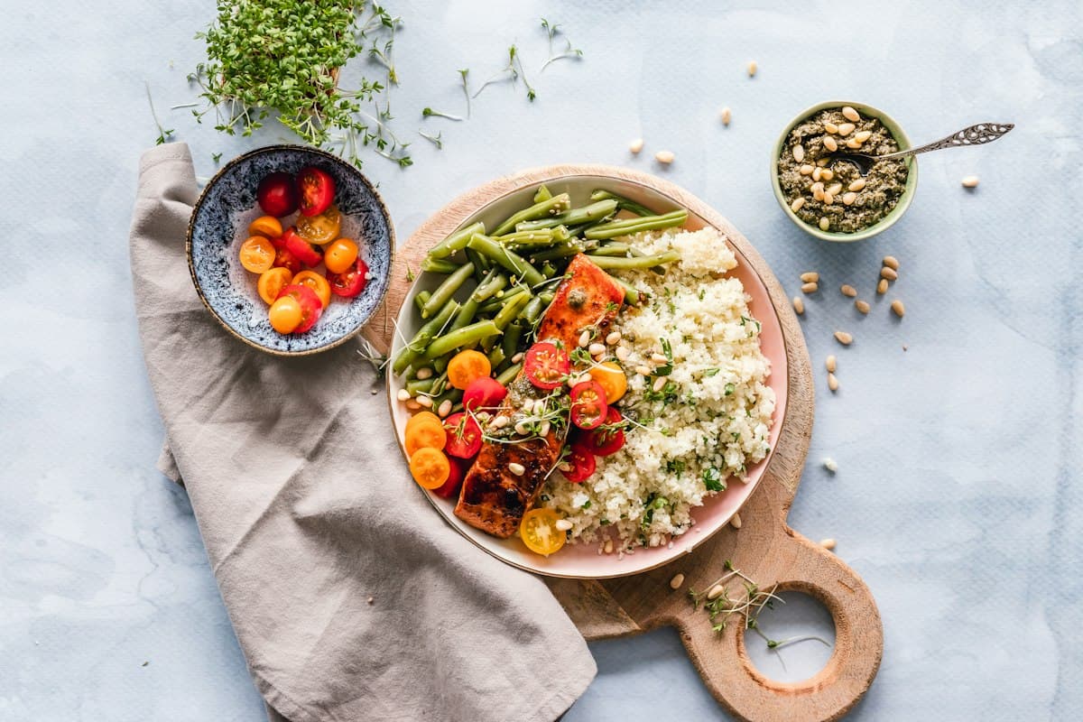 Qual a diferença de proteína e carboidratos?